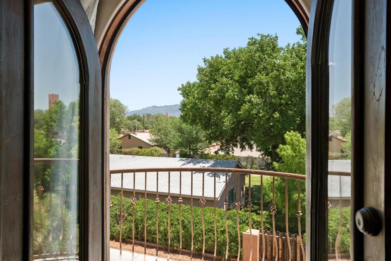 Luxury Tuscan Villa Near Old Town ألباكركي المظهر الخارجي الصورة